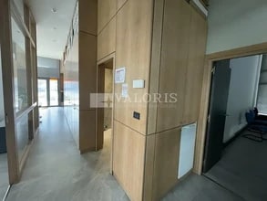 Retail in Lyon to rent Interior Photo- Image 2 of 5