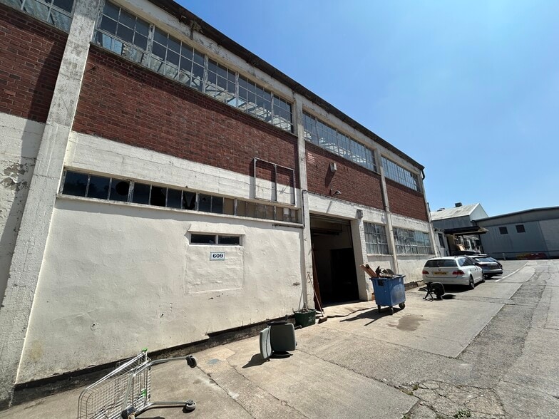 Petherton Rd, Bristol to rent - Building Photo - Image 1 of 7