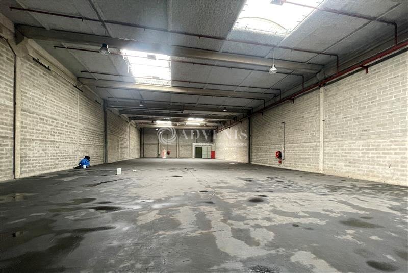 Industrial in Marly La Ville to rent Interior Photo- Image 1 of 12