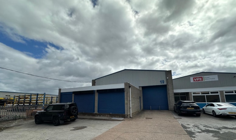 Charlton Dr, Cradley Heath to rent Building Photo- Image 1 of 1