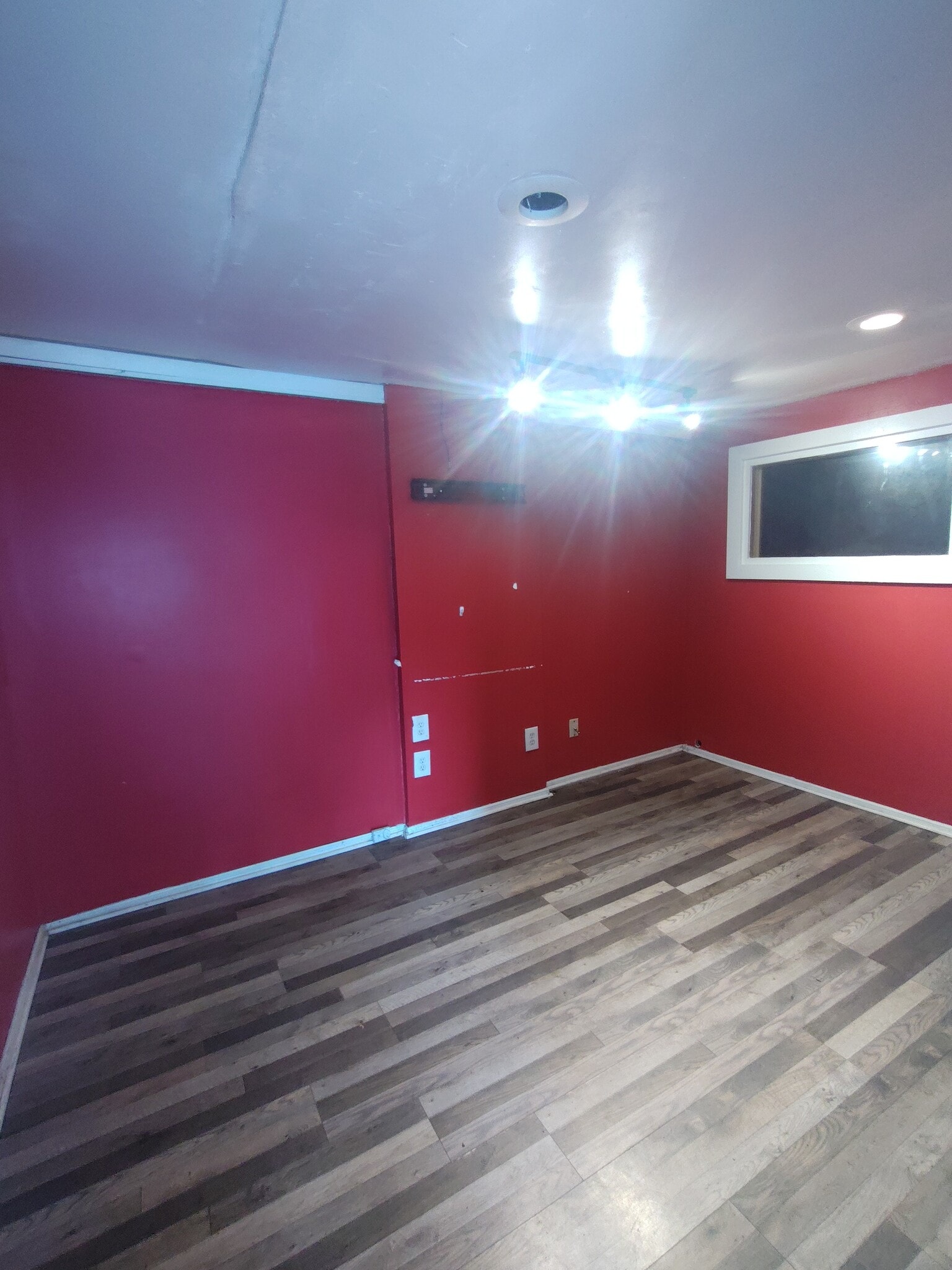 2523 Roosevelt Hwy, College Park, GA to rent Interior Photo- Image 1 of 8