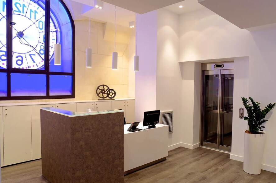 Office in Bordeaux to rent - Lobby - Image 3 of 10