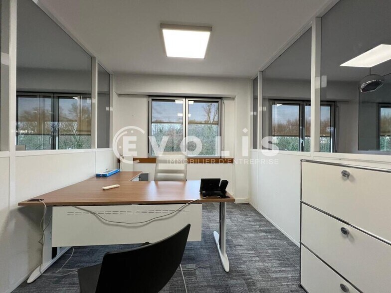 20 Chemin Louis Chirpaz, Écully for sale - Interior Photo - Image 3 of 10