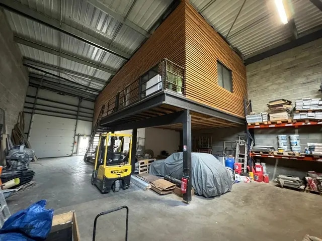 Light Industrial in Latresne for sale - Building Photo - Image 2 of 8