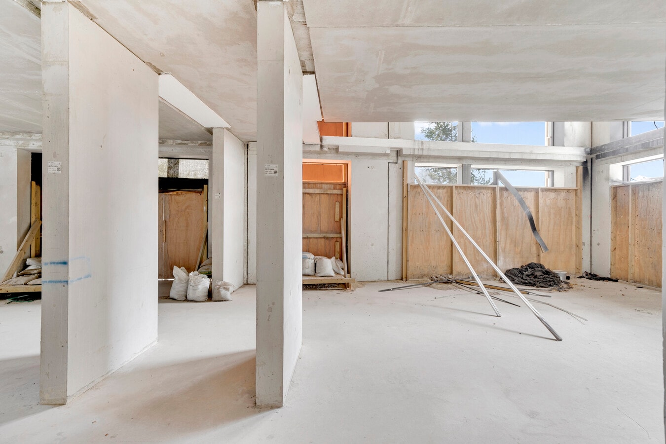 Royal Wharf walk, London, LND E16 2SQ - Unit 16.01 -  - Interior Photo - Image 2 of 3