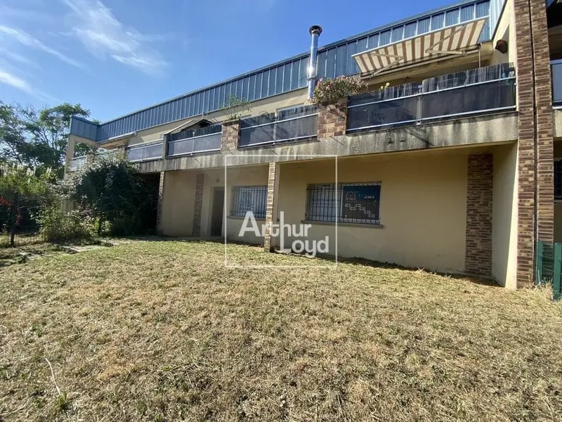 Office in Cesson to rent Building Photo- Image 1 of 6