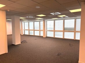 Office in Marseille for sale Interior Photo- Image 2 of 17