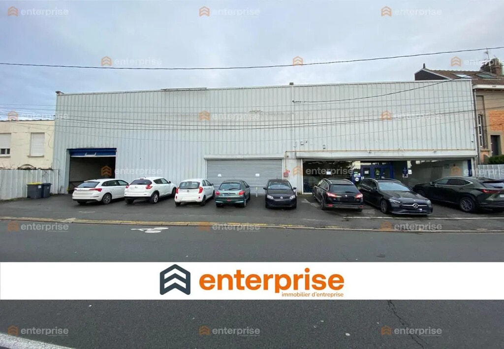 Location Commerce 2 350 m² - Photo 1