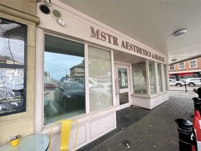 Ingrave Rd, Brentwood to rent Building Photo- Image 1 of 4