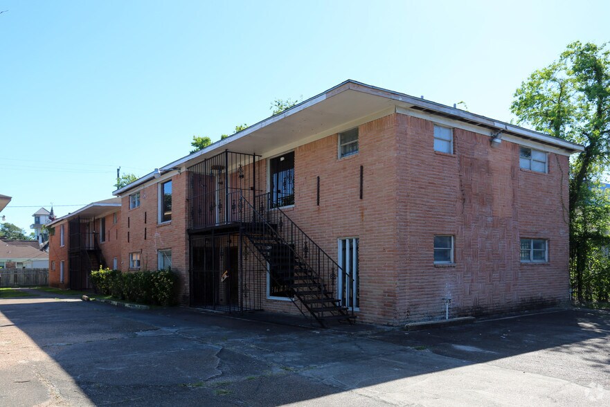 2305 Southmore Blvd, Houston, TX for rent - Building Photo - Image 1 of 3