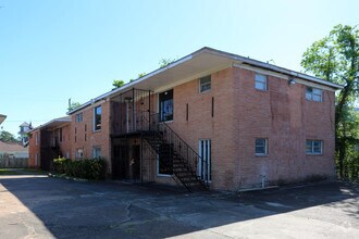 2305 Southmore Blvd, Houston, TX for rent Building Photo- Image 1 of 4