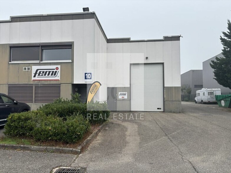 58 Avenue Des Bruyères, Décines-Charpieu to rent - Building Photo - Image 2 of 11