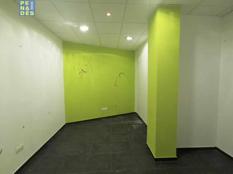 Retail in València to rent - Building Photo - Image 3 of 7