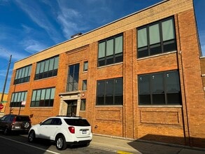 1750 W Fulton St, Chicago, IL to rent Building Photo- Image 1 of 12