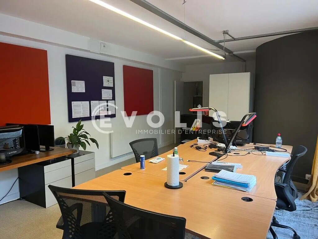 Location Bureaux 68 m² - Photo 1