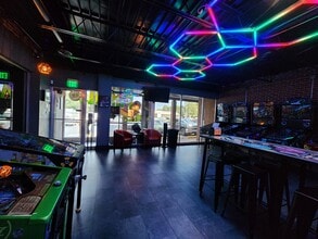 521 S Glenstone Ave, Springfield, MO to rent Interior Photo- Image 1 of 13