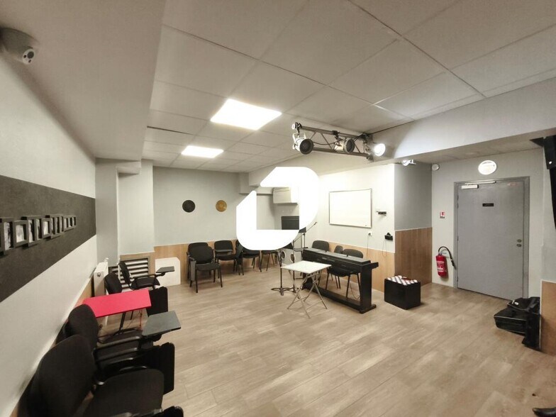 Office in Créteil to rent - Interior Photo - Image 3 of 13