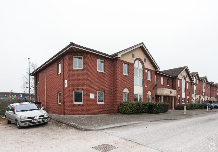 Harrier Way, Exeter for rent - Primary Photo - Image 1 of 4