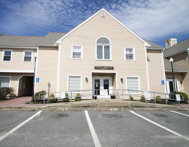 72 Davis Straits, Falmouth, MA for sale - Building Photo - Image 1 of 1