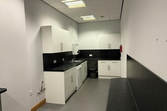 83 St. Michaels Ln, Leeds to rent Interior Photo- Image 2 of 6