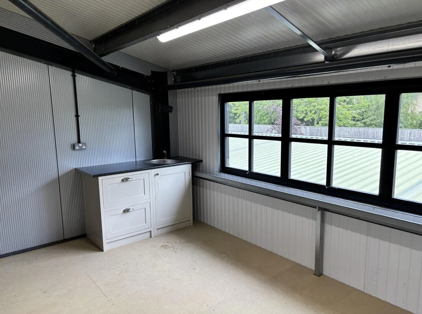 Buckle St, Temple Guiting to rent Interior Photo- Image 1 of 4