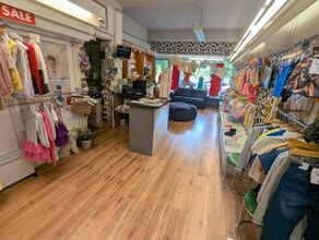 29 Uplands Cres, Swansea to rent Interior Photo- Image 1 of 4