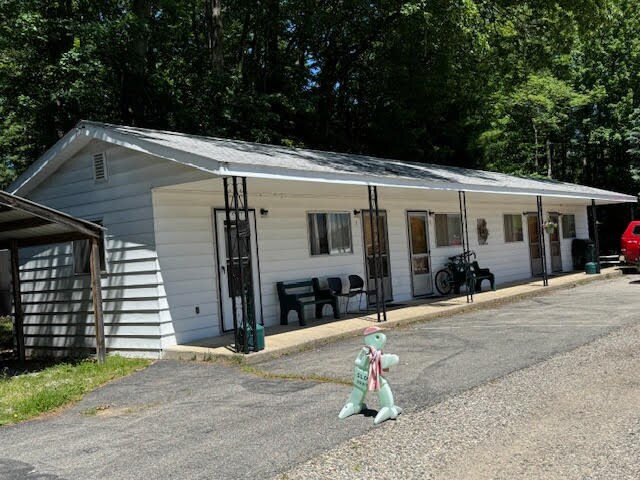 Houghton Lake Multi-Family Portfolio portfolio of 3 properties for sale on LoopNet.co.uk - Building Photo - Image 1 of 11