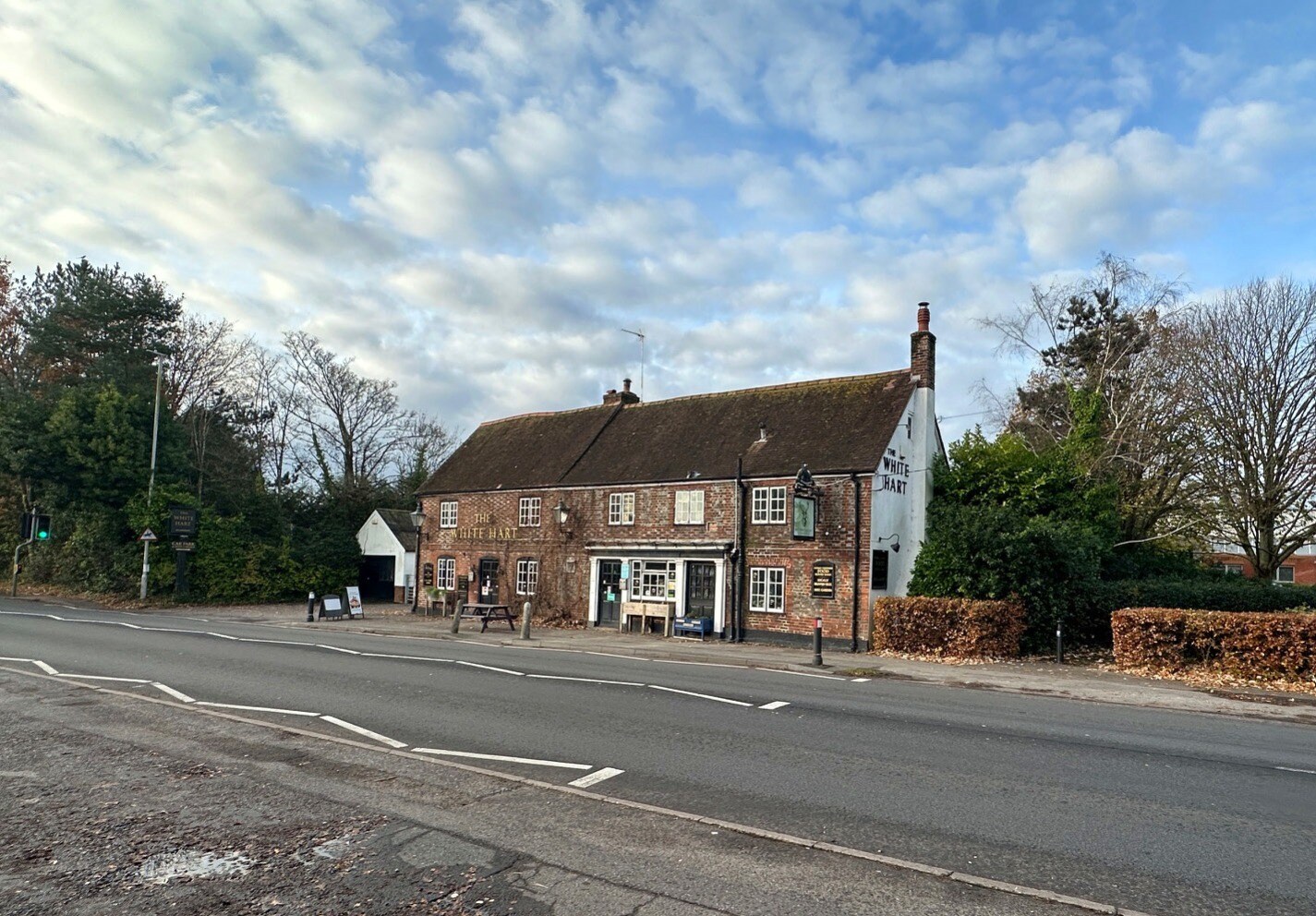 201 Ringwood Rd, Ferndown for sale Primary Photo- Image 1 of 1