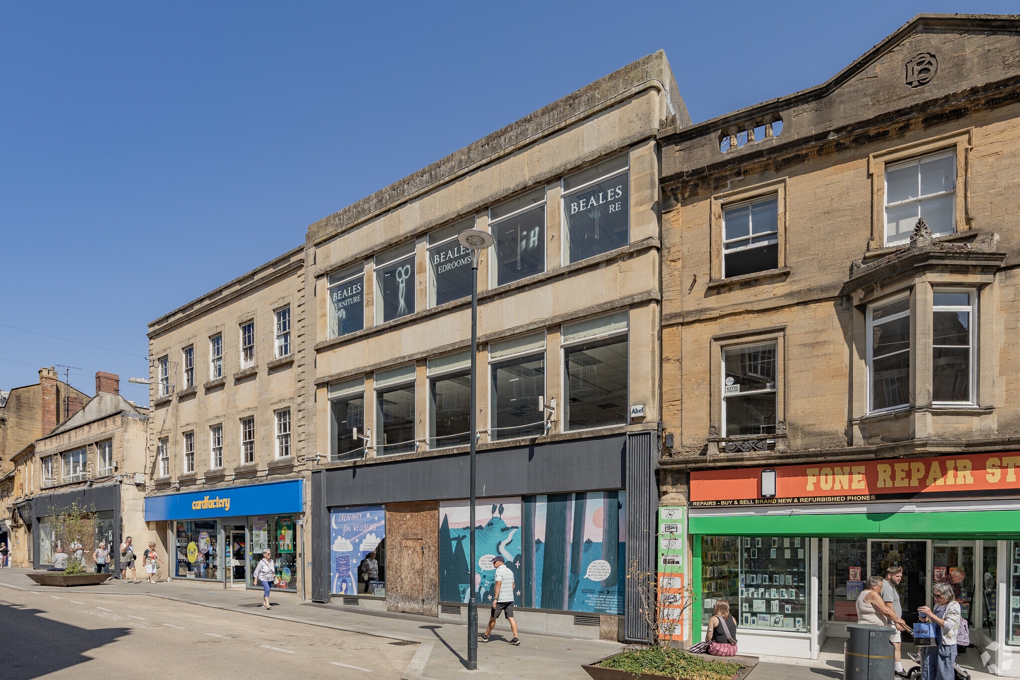 6 High St, Yeovil to rent Primary Photo- Image 1 of 3