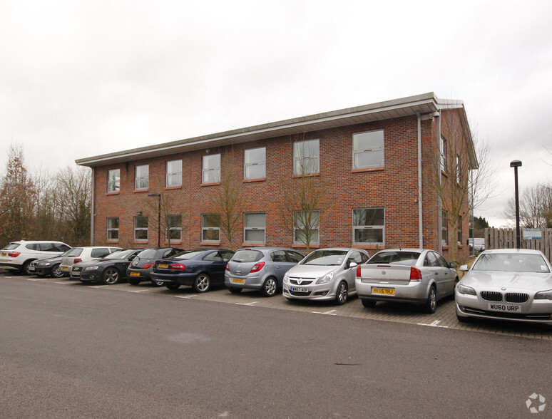 Ibstone Rd, High Wycombe for sale - Building Photo - Image 2 of 6