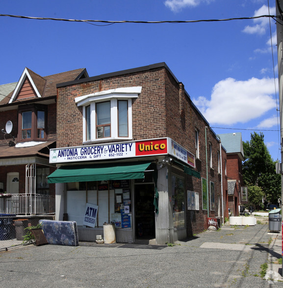 54 Peterborough Ave, Toronto, ON for sale - Primary Photo - Image 1 of 1