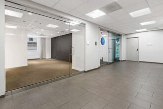 1 E Delaware Pl, Chicago, IL for rent Interior Photo- Image 1 of 7