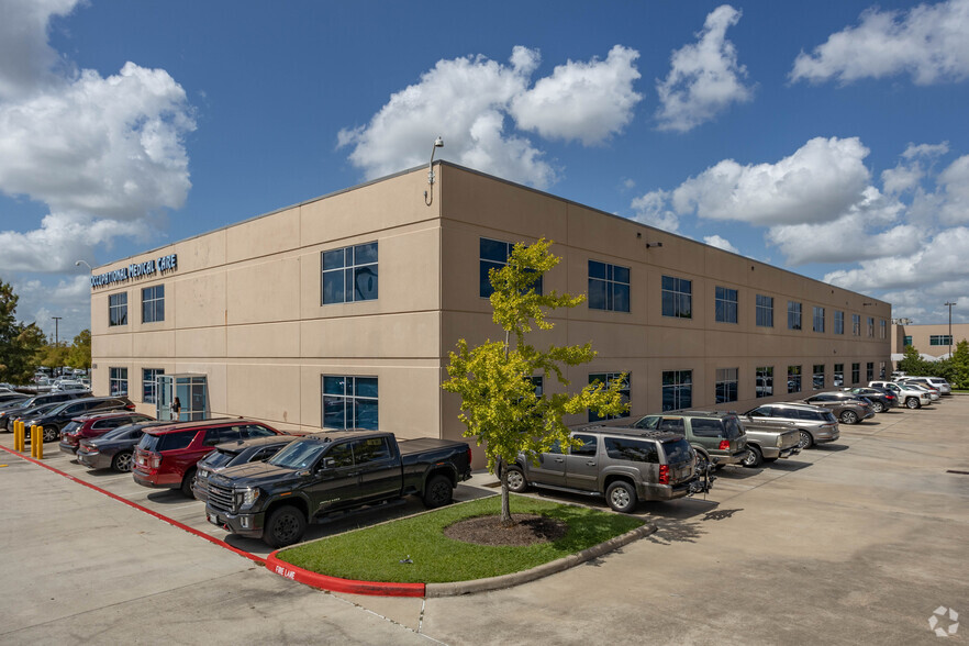 4500 E Sam Houston Pky S, Pasadena, TX for rent - Building Photo - Image 3 of 6