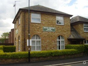 20-22 Stirling Rd, London for sale Primary Photo- Image 1 of 3