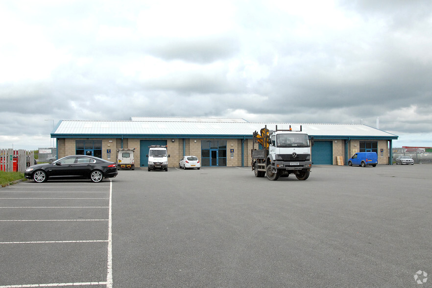 Gwalchmai, Holyhead for rent - Building Photo - Image 2 of 3