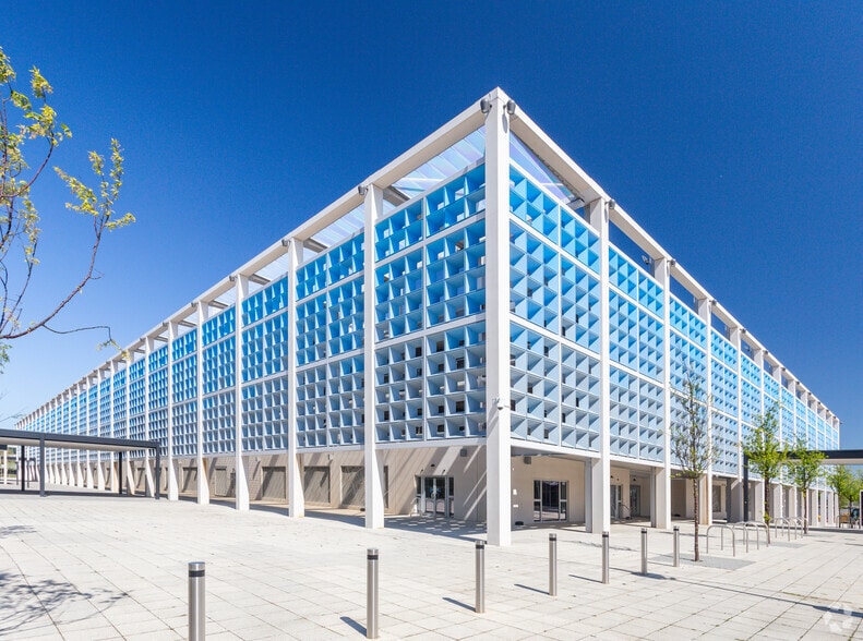 centre:mk, Milton Keynes to rent - Other - Image 2 of 5