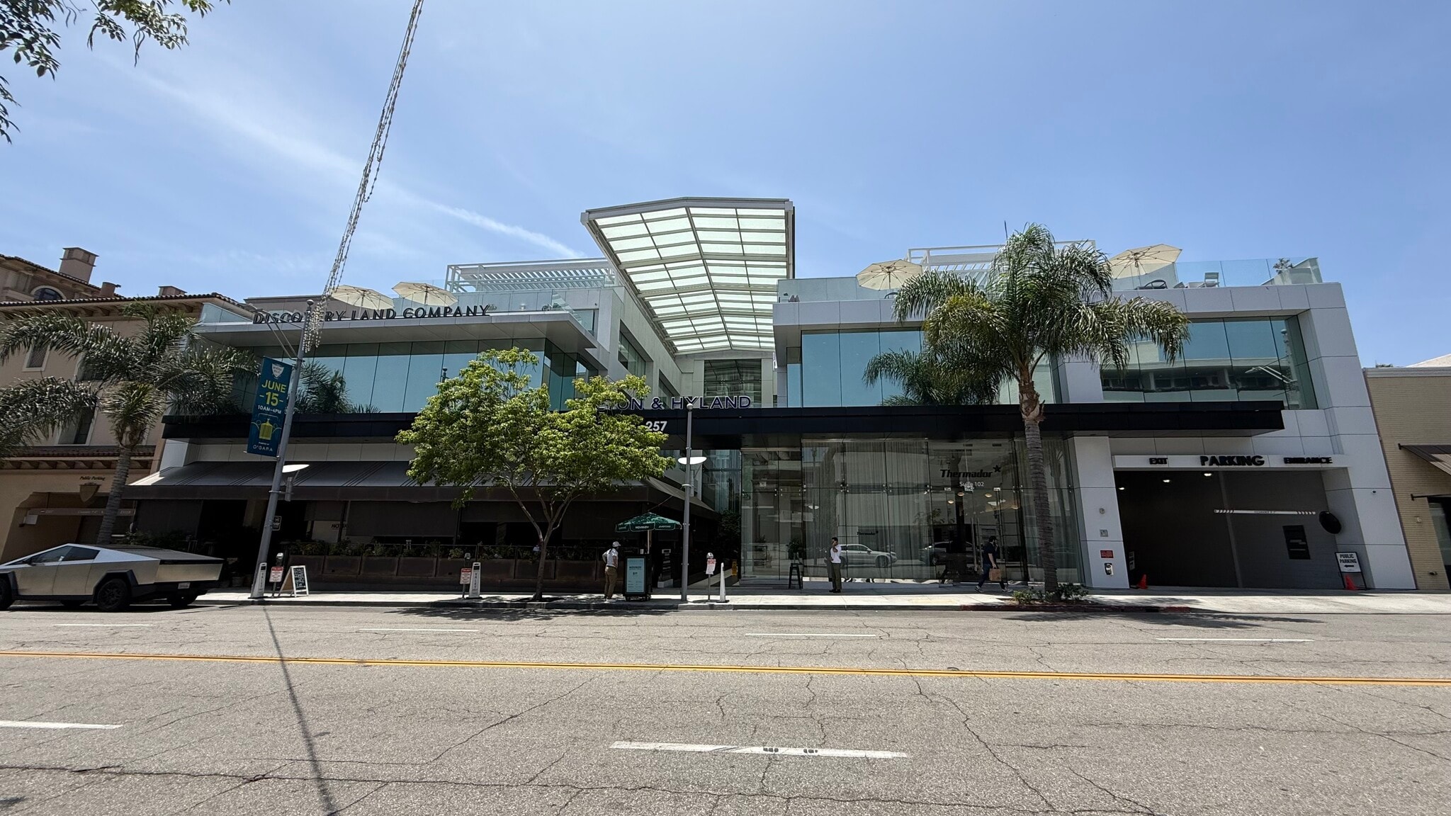 243 N Canon Dr, Beverly Hills, CA to rent Building Photo- Image 1 of 69