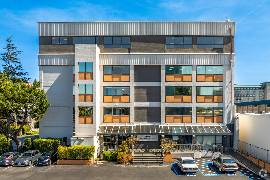 5901 Christie Ave, Emeryville, CA for rent - Building Photo - Image 2 of 17