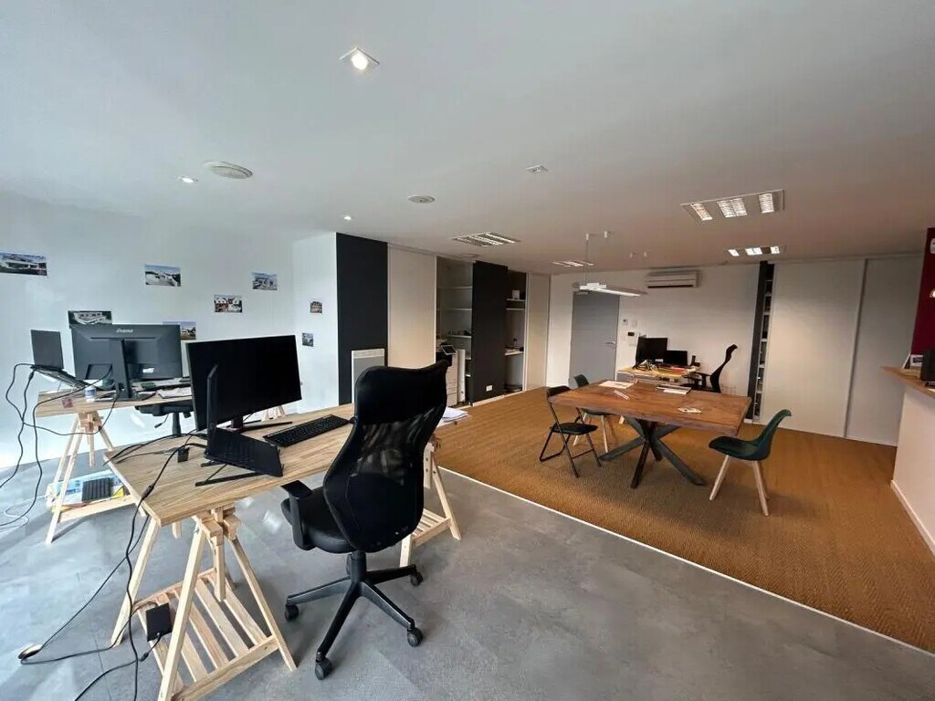 Location Bureaux 75 m² - Photo 1