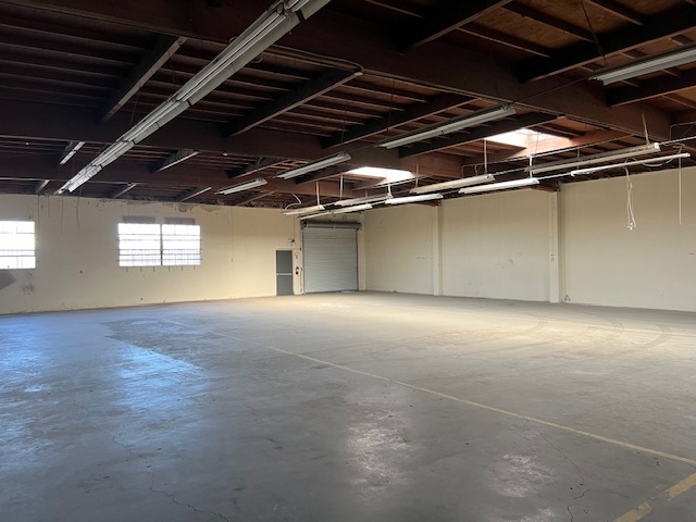 321-323 W 130th St, Los Angeles, CA for sale - Building Photo - Image 3 of 3