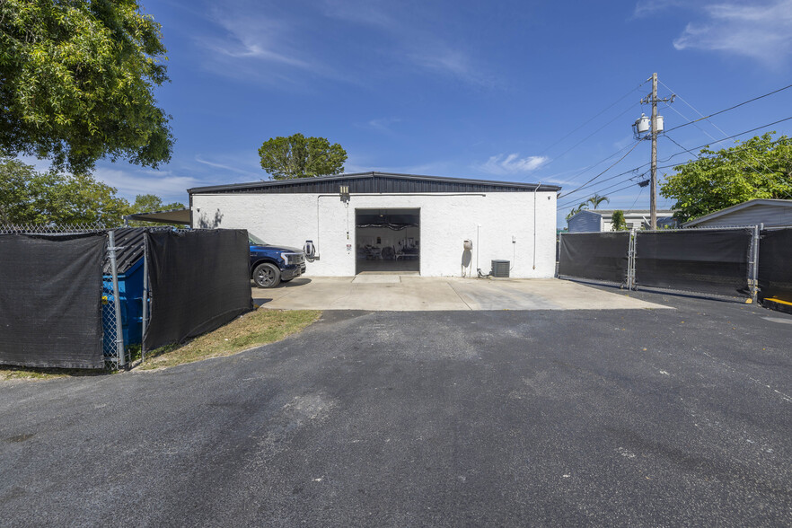 4703 Park St N, Saint Petersburg, FL for rent - Building Photo - Image 3 of 29