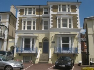 4 Mount Ephraim Rd, Tunbridge Wells for rent - Building Photo - Image 2 of 3