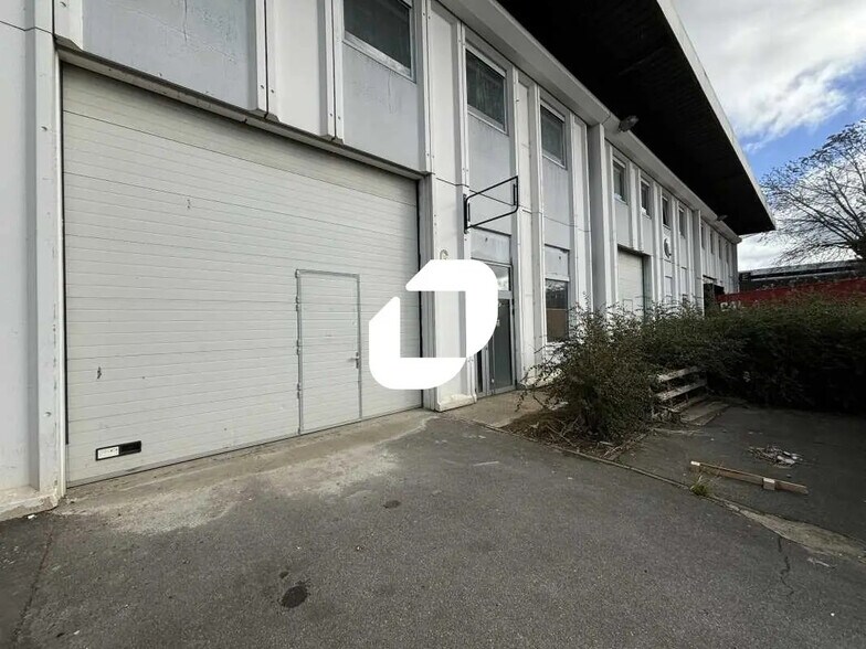 6 Rue Du Cantal, Lisses to rent - Building Photo - Image 1 of 20