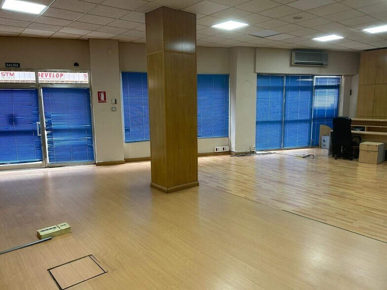 Retail in Cáceres, Cáceres for sale - Interior Photo - Image 2 of 10