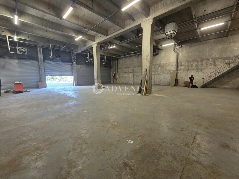 Light Industrial in Garges-lès-Gonesse to rent - Building Photo - Image 1 of 7