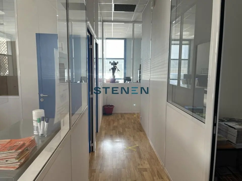 Location Bureaux 120 m² - Photo 1
