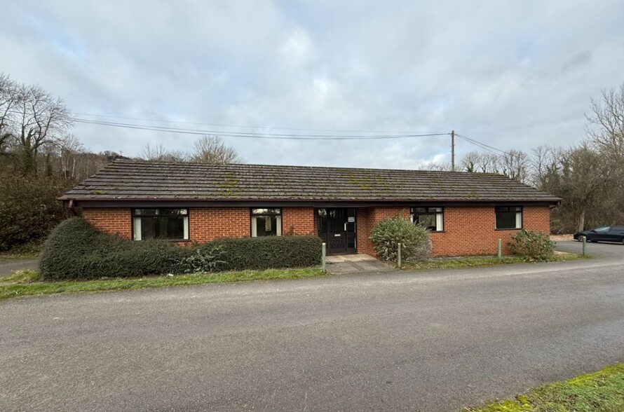 Station Rd, Betchworth for rent - Primary Photo - Image 1 of 1