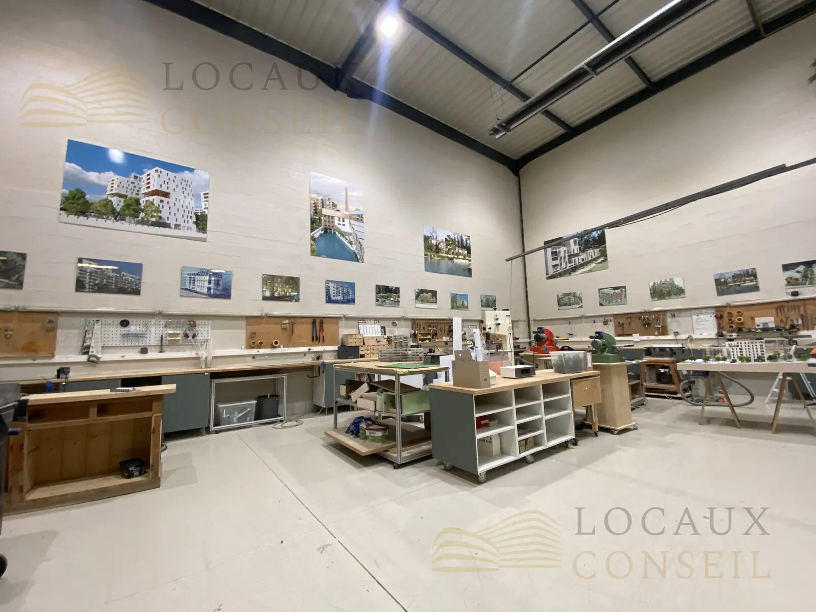 Light Industrial in SAINT-OUEN-L'AUMONE for sale Interior Photo- Image 1 of 7