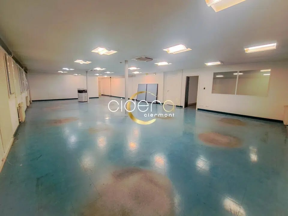 Location Bureaux 130 m² - Photo 1