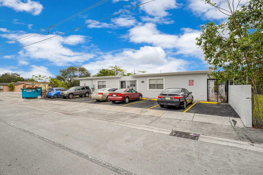 2070 Ali Baba Ave, Opa Locka, FL for sale - Primary Photo - Image 1 of 11